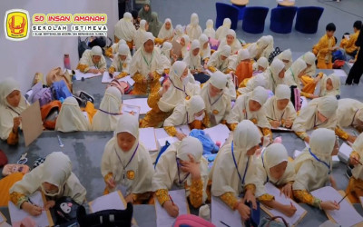 Pelatihan Menulis Kreatif Kelas 4